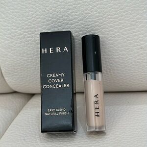 NIB HERA CREAMY COVER CONCEALER EASY BLEND NATURAL FINISH in Travel Size